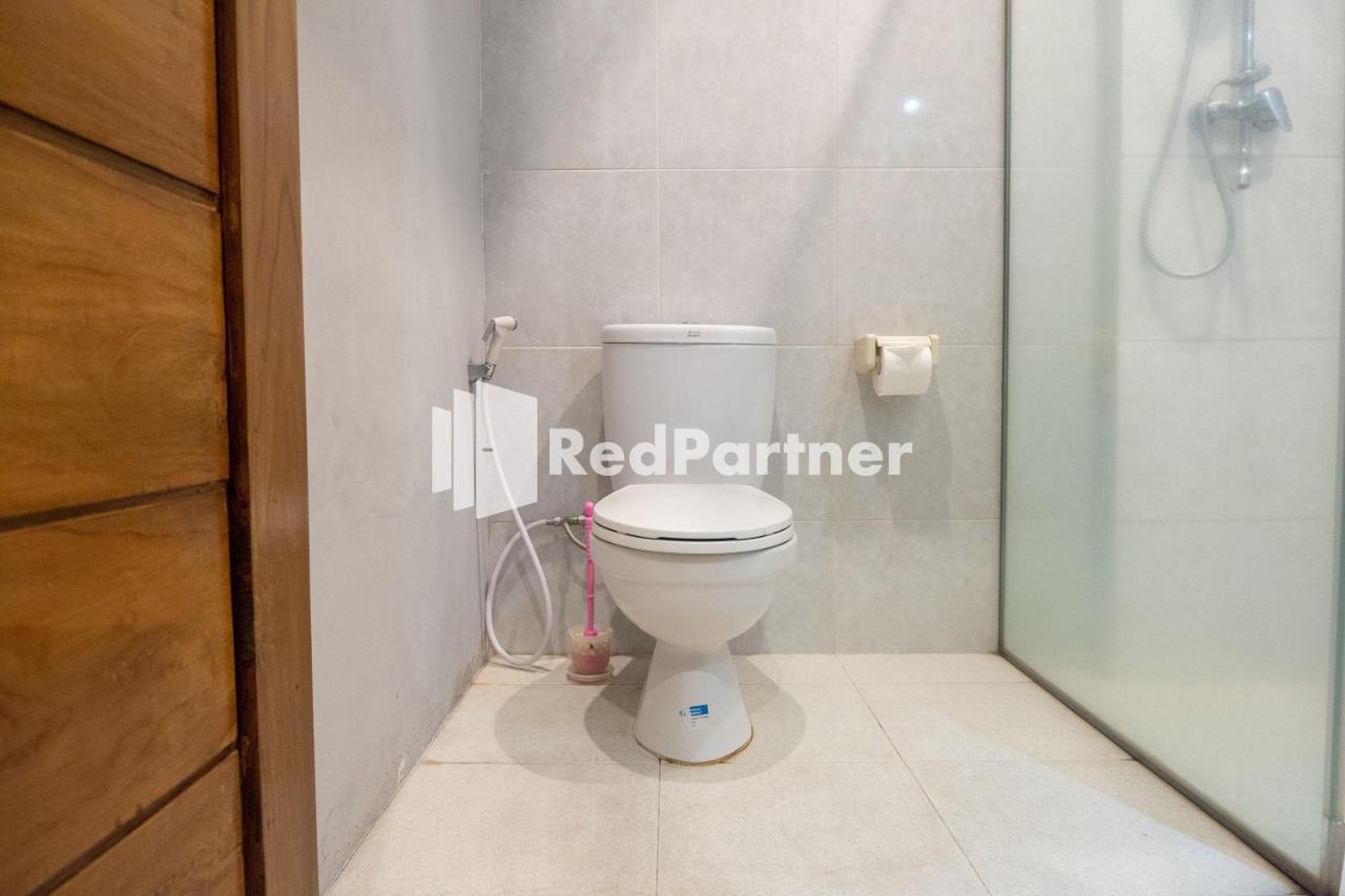 Omah Capung Near Malioboro Area Mitra Reddoorz Hotel Yogyakarta Phòng bức ảnh